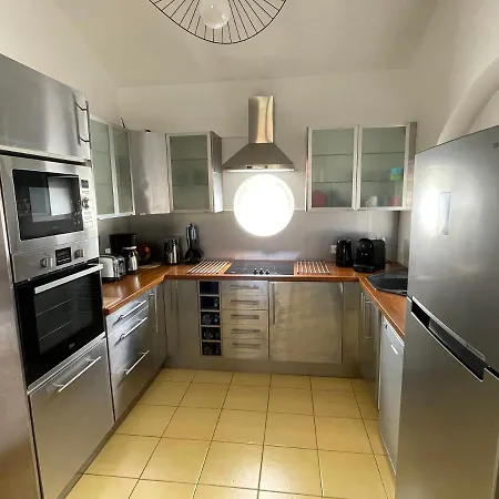 Au Lagon De Thau Villa